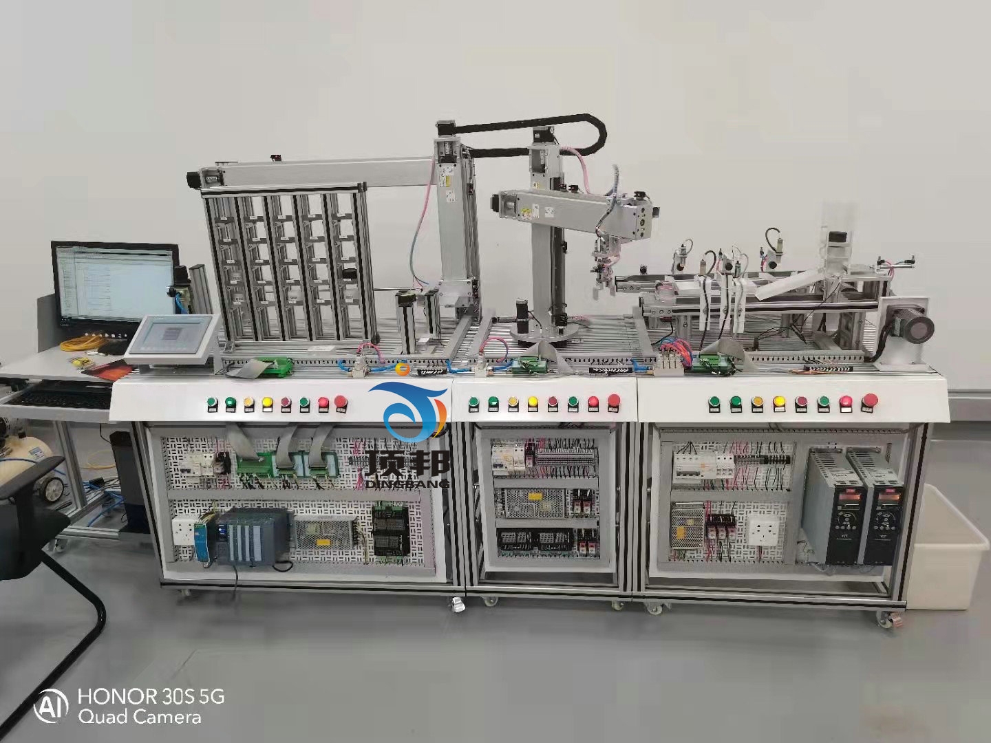 現(xiàn)代物流倉儲自動化實(shí)驗(yàn)系統(tǒng)