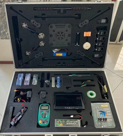 組裝調(diào)試無(wú)人機(jī)