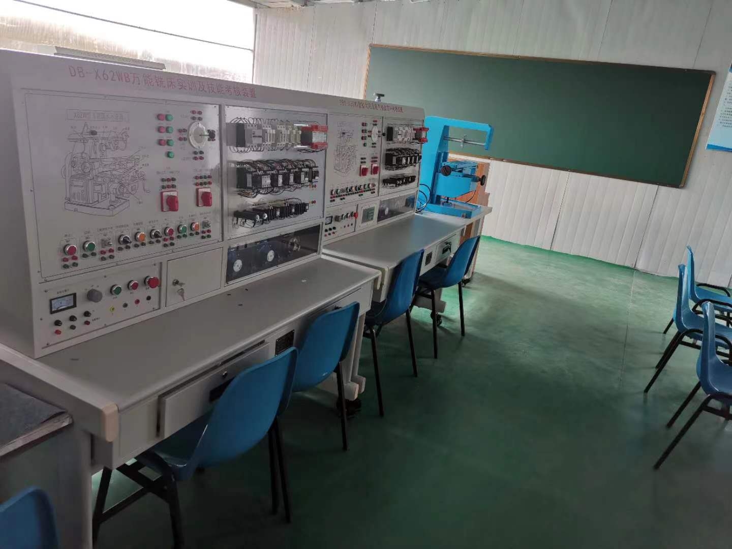 機(jī)床電氣實訓(xùn)臺