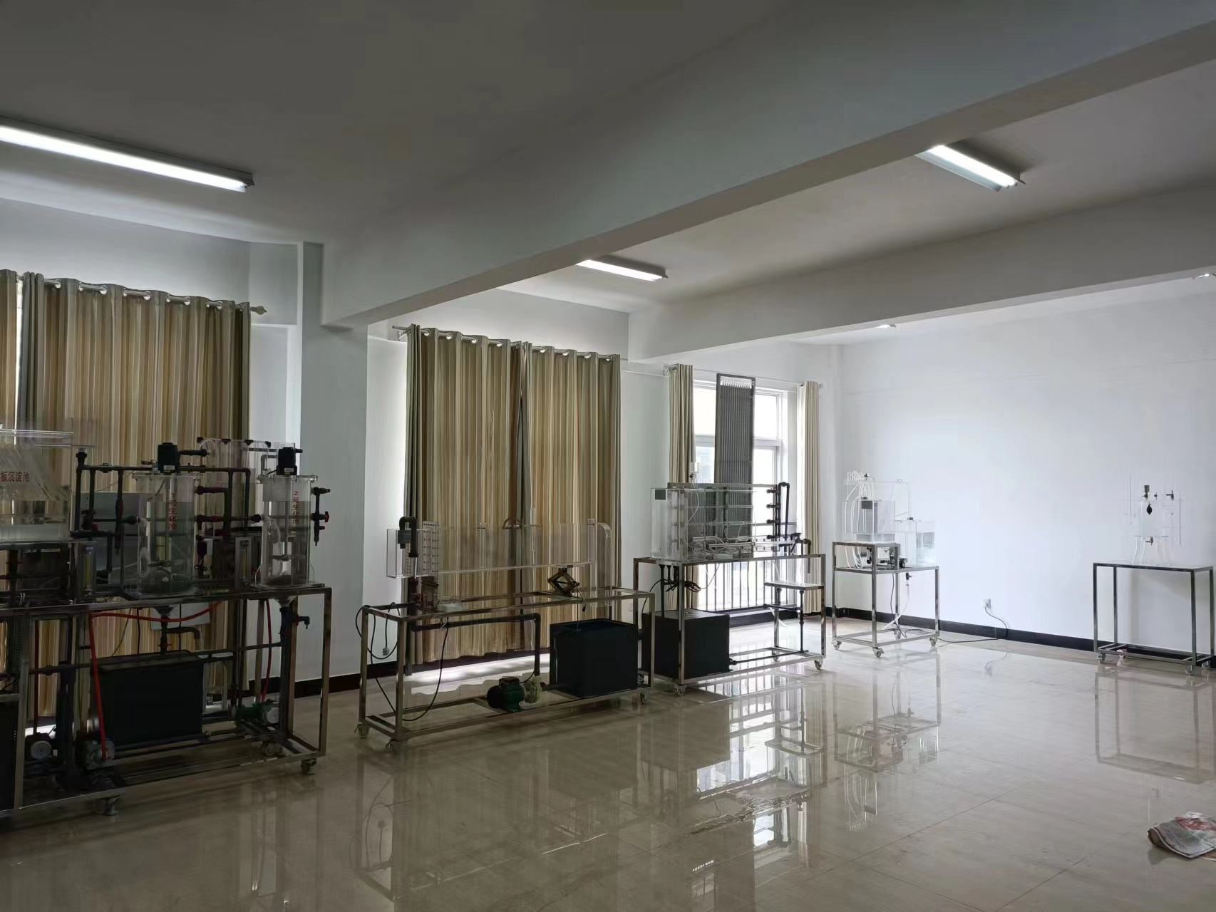 環(huán)境工程實(shí)驗(yàn)室設(shè)備