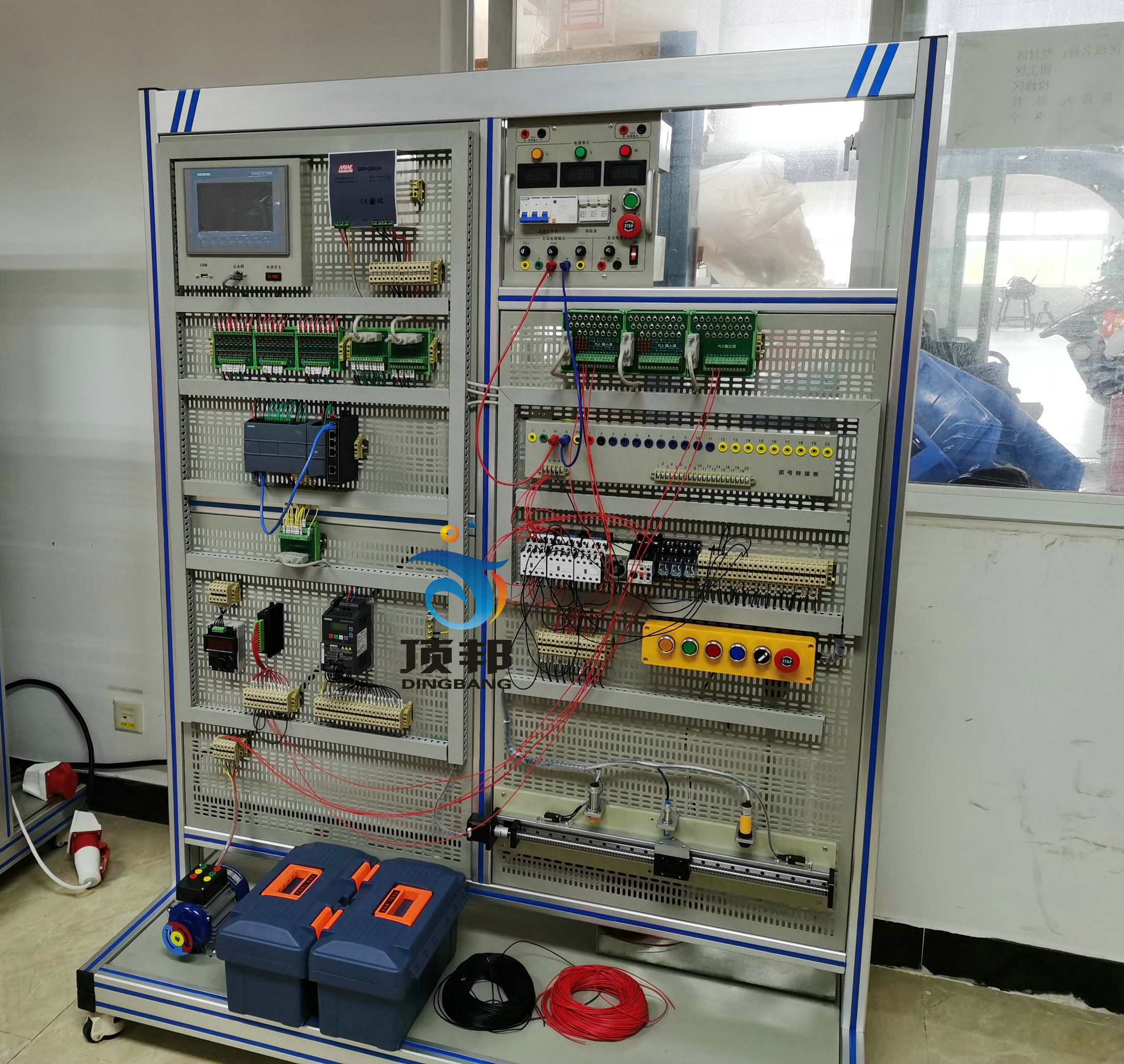 PLC電氣控制綜合實(shí)訓(xùn)臺