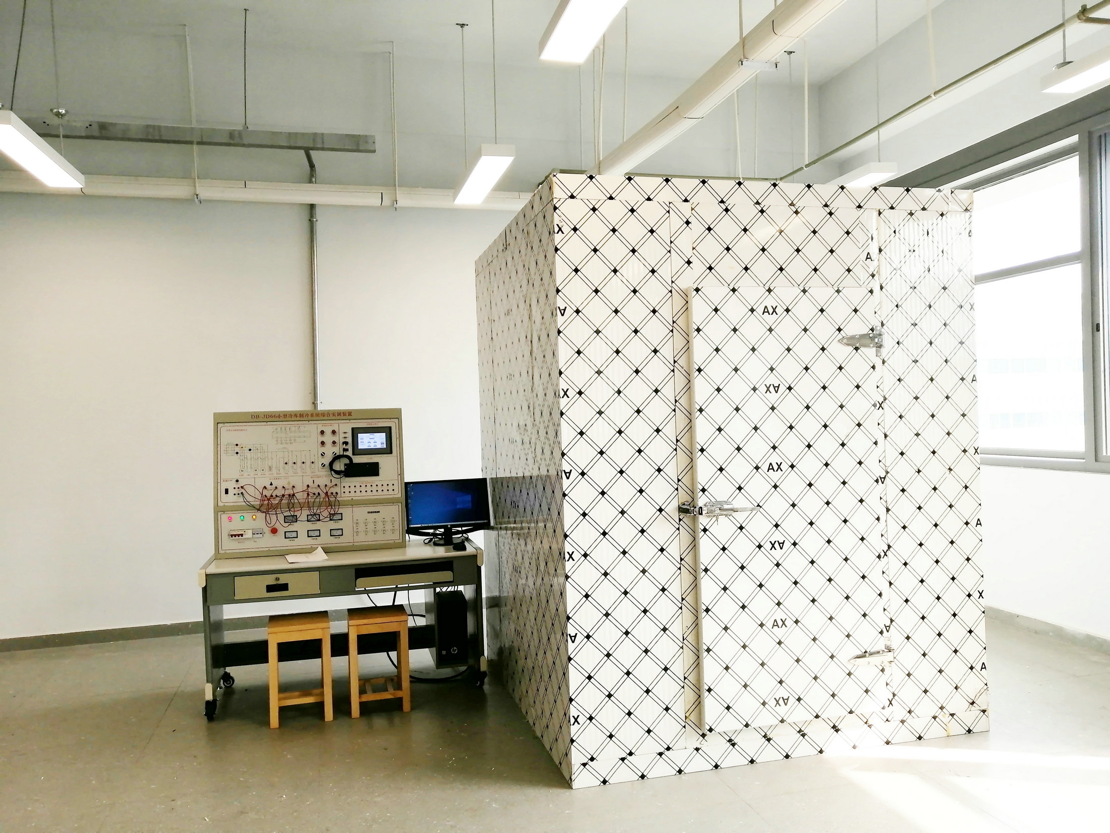 小型冷庫(kù)制冷系統(tǒng)綜合實(shí)訓(xùn)考核裝置