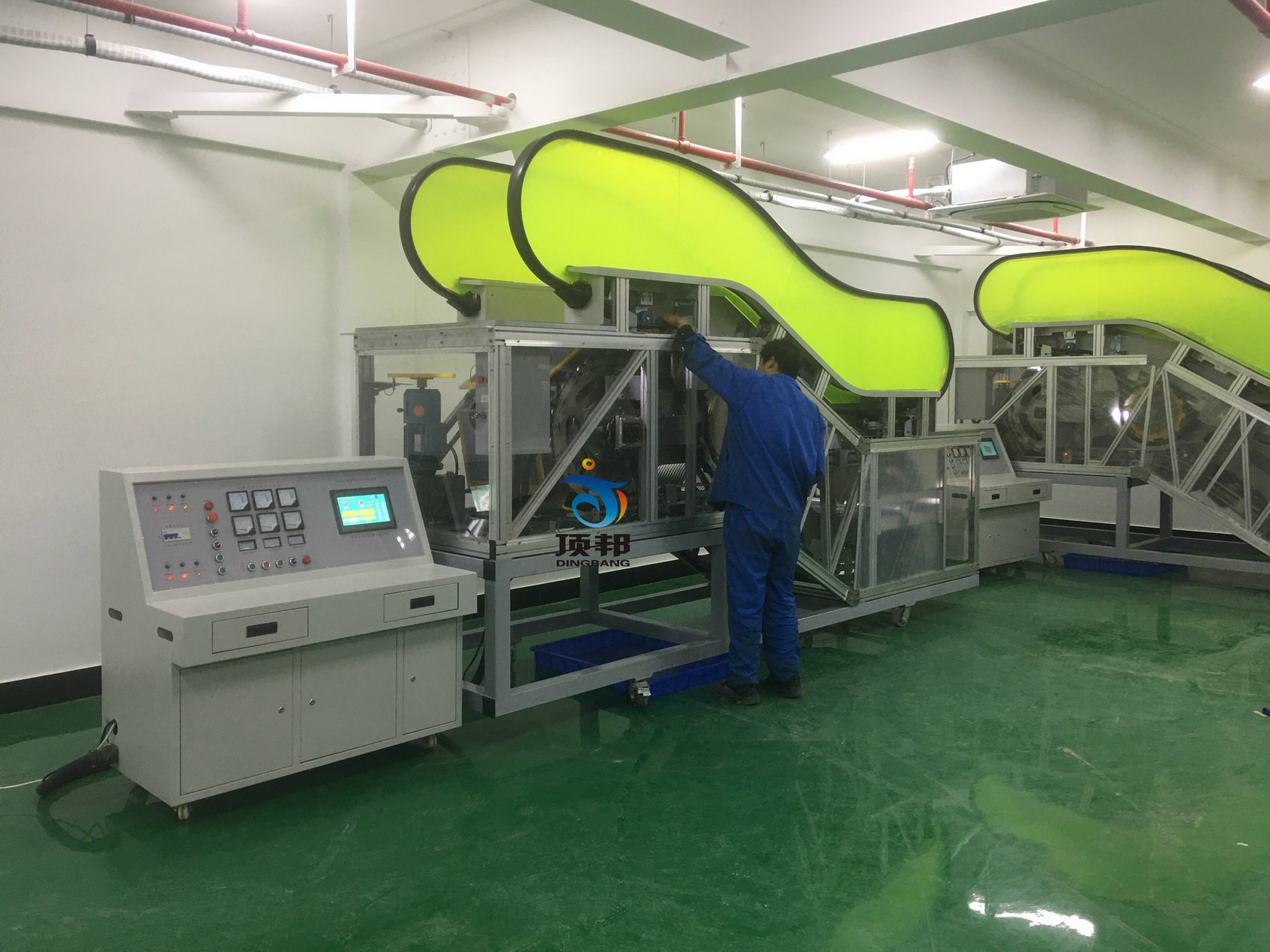 自動(dòng)扶梯教學(xué)模型實(shí)訓(xùn)裝置