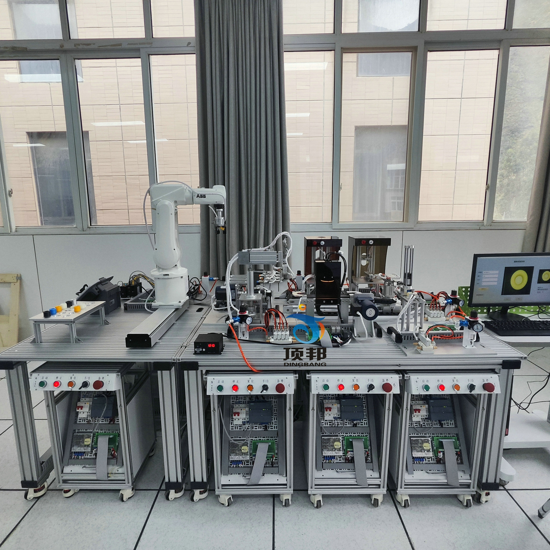 智能工業(yè)機器人實訓平臺